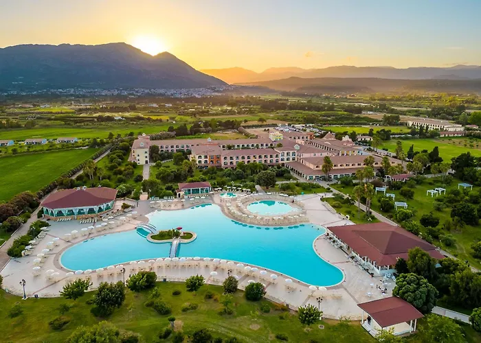 Club Marina BeachAlbergo